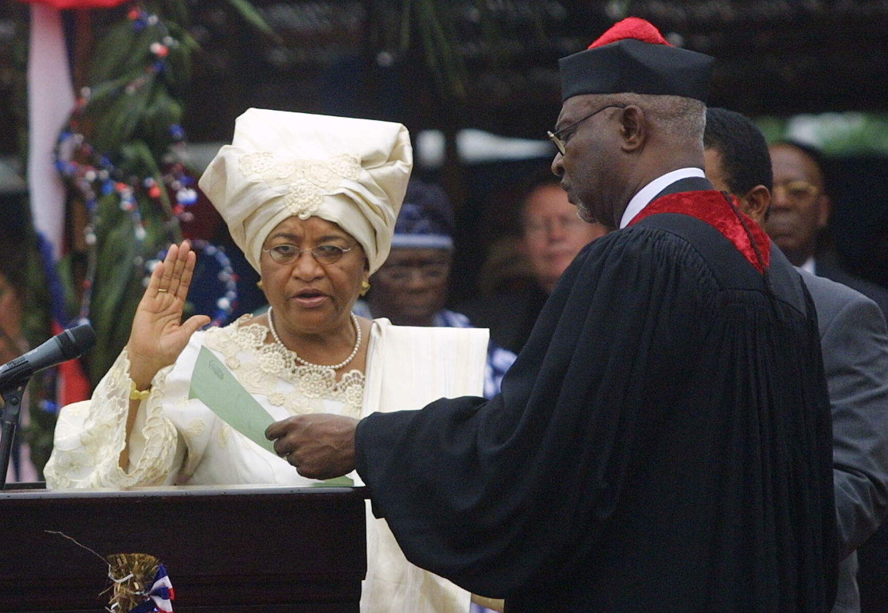 2006: Ellen Johnson Sirleaf